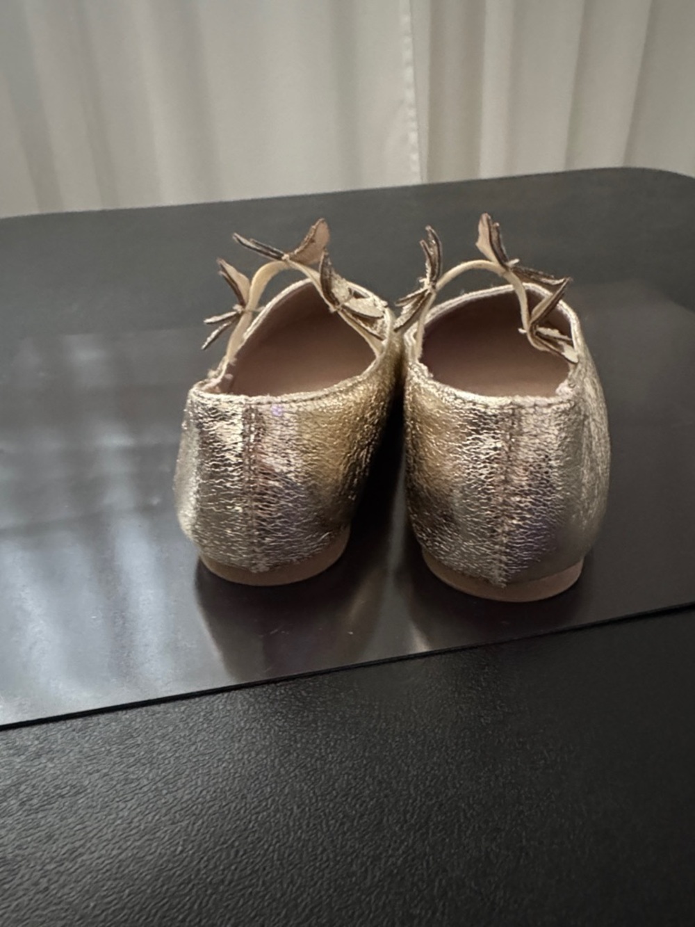 Children’s Place Girls Metallic Gold Butterfly Strap Mary Jane Kids Shoes Size 7 - Picture 4 of 6